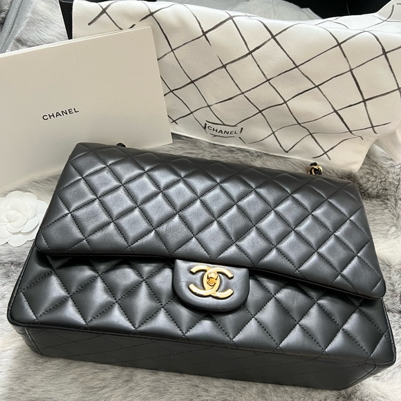 Chanel Classic lambskin Bag - Picture 12 of 13